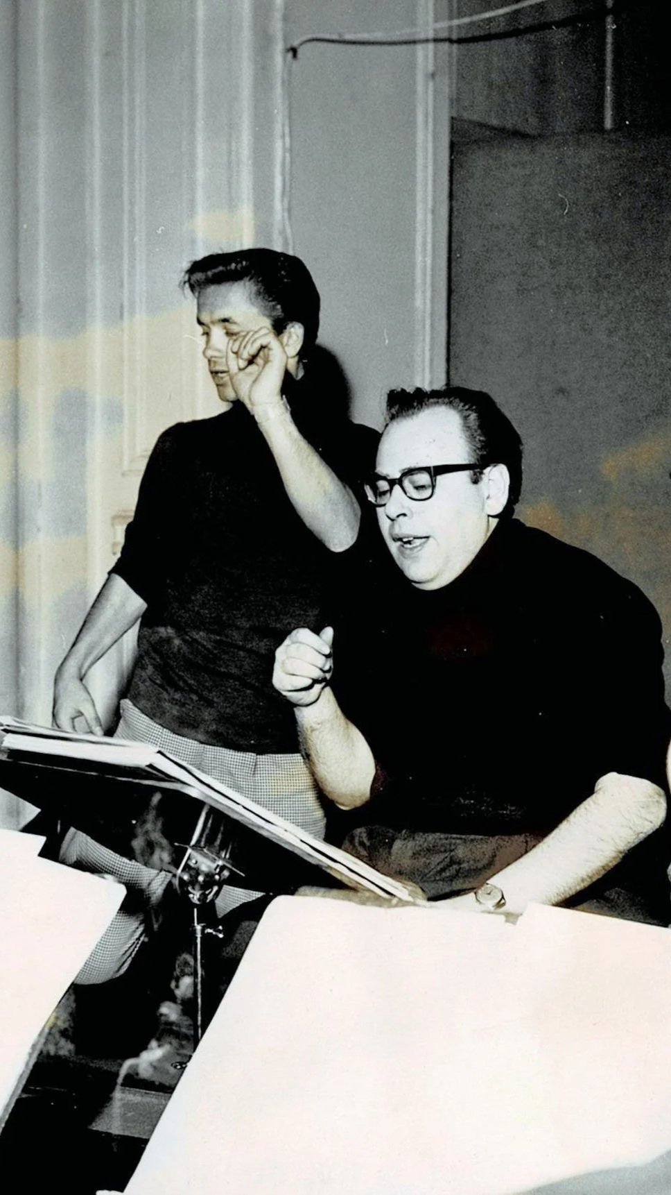 Johannes Fehring mit Gus Backus im studio.