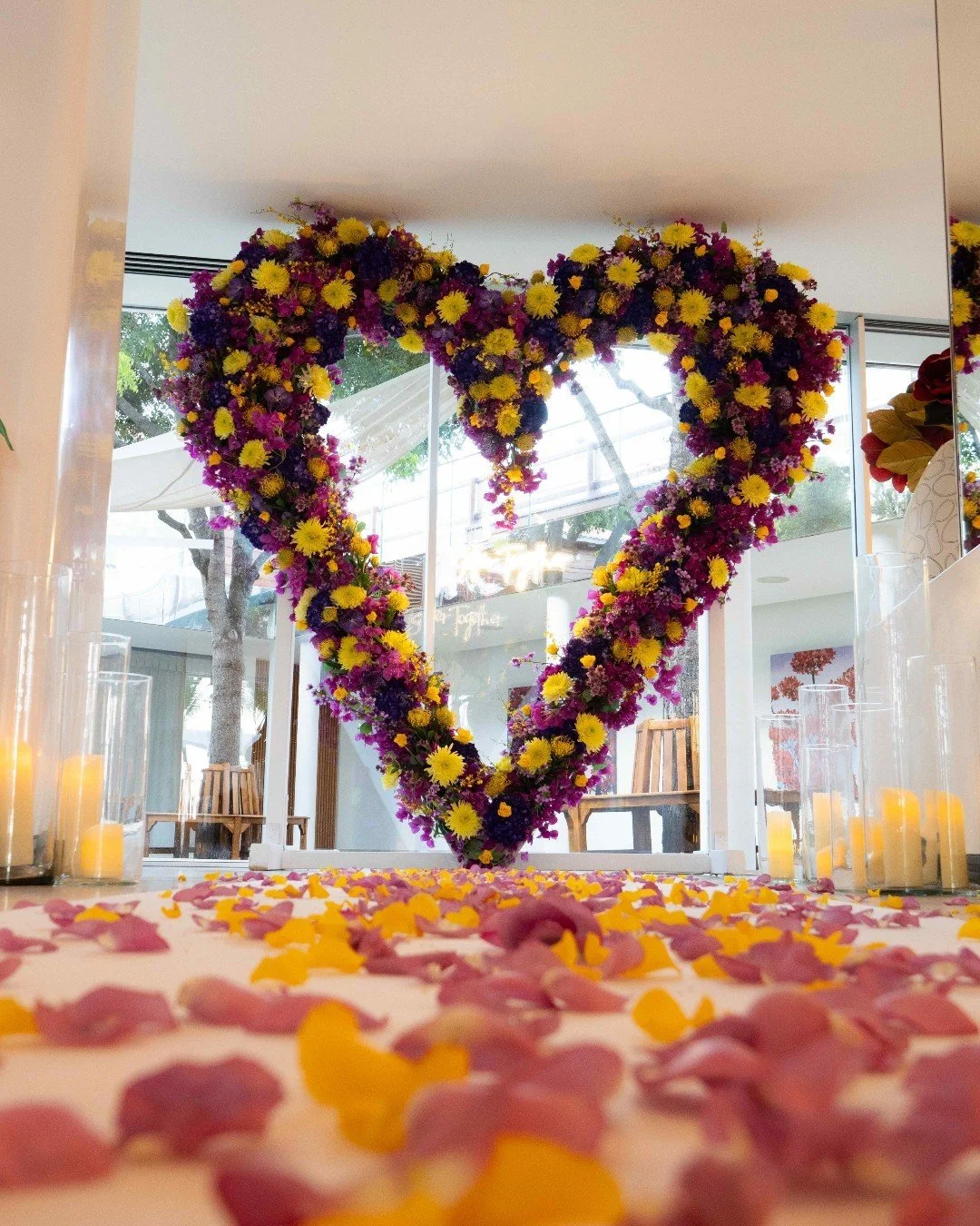 Valentine&rsquo;s Day is in one month.
That&rsquo;s not a lot of time if you want something truly special.
ㅤ
Whether it&rsquo;s an intimate dinner, a private villa setup, or a statement floral design, this is not about clich&eacute;s or oversized hea