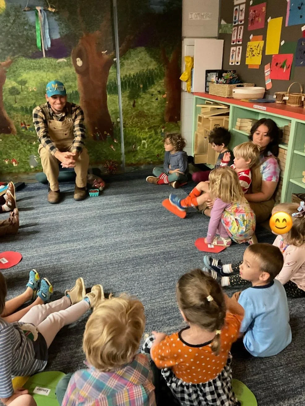 Our high school teacher and farmer, Gabe Johnson, spent time with our Pre-K class sharing what life on a farm is like and why farming matters.
🌾
A sweet connection between the youngest learners at Odyssey and a teacher with plenty of lived experienc