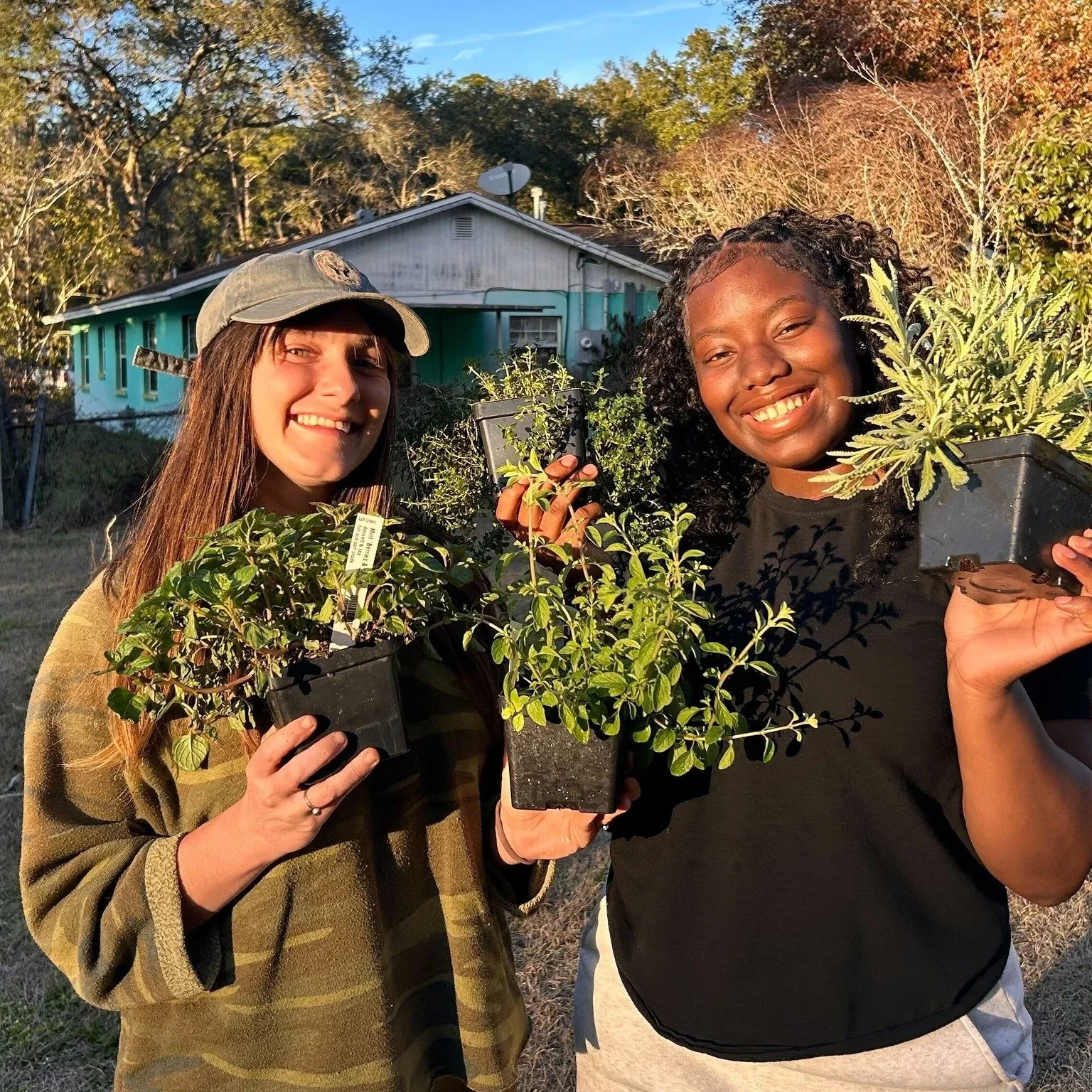 Making chicken soup during the cold days is a favorite at our youth gardens across town. Last week, we made soup &amp; had a garden planting day at the Duval Community Gardens Garden of Eatin' ✨

When young people know where their food comes from and
