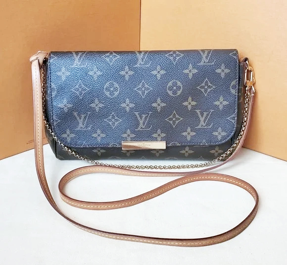 Pochette a tracolla Louis Vuitton Favorite in tela monogram