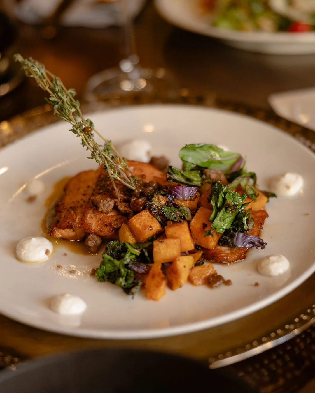 Not salmon, not sorry. Our steelhead trout does not play supporting roles. 🥂

Who just ✨might✨ you share a bite with (if they ask nicely enough ... and pick up the tab)?