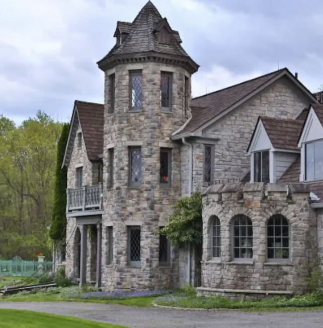 Muse Session: Warwick Chateau 