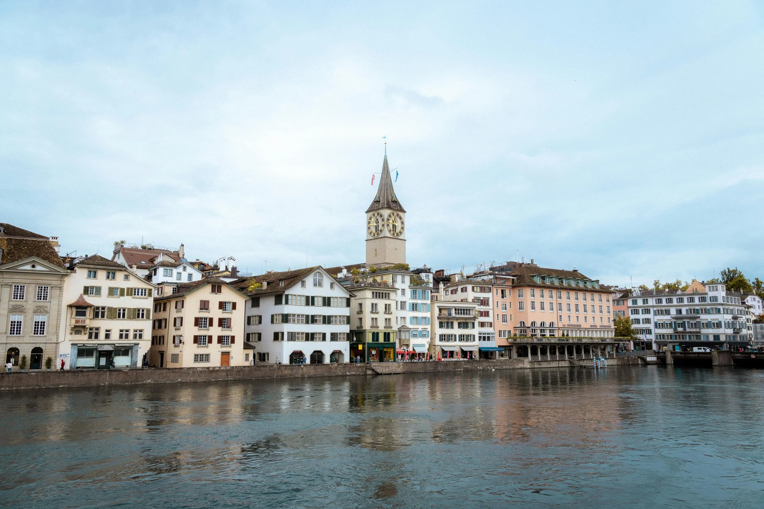 Kindergeburtstag in Zürich zuhause mit Animation und spielenden Kindern