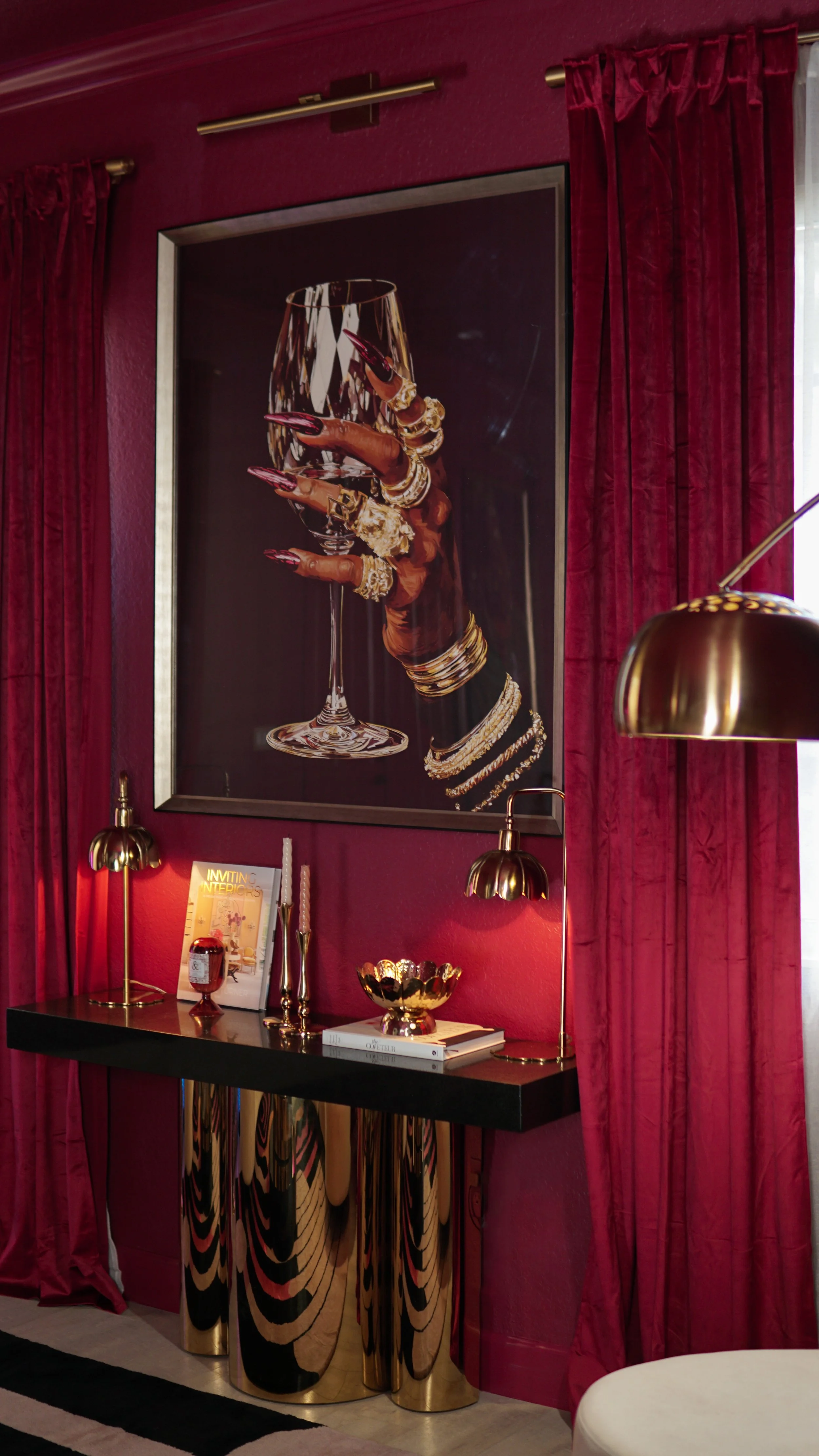 Vinyl & Velvet

Speakeasy Living Room