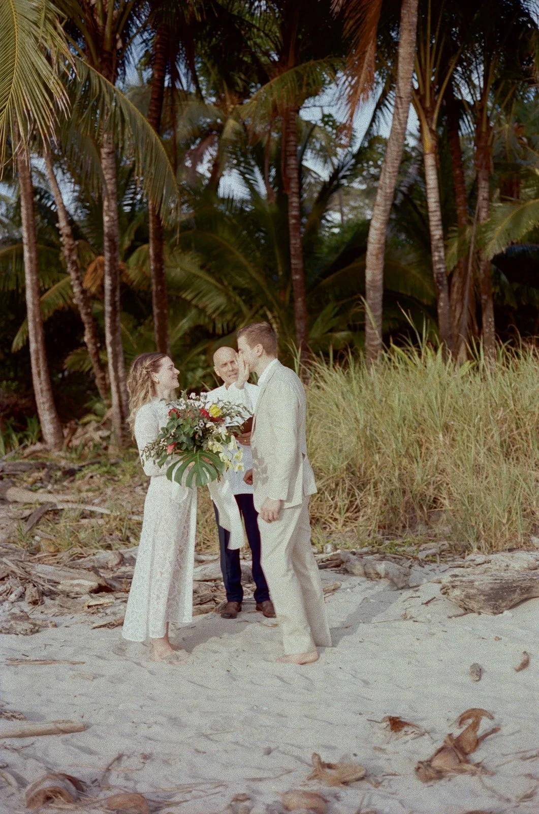 Costa-rica-elopement-wedding-on-film-037-765743_0004.jpg