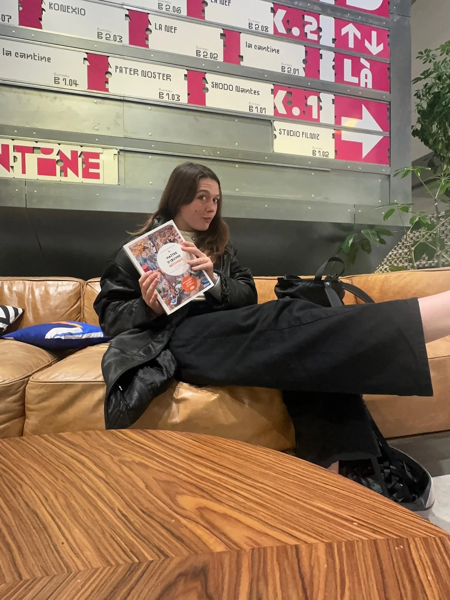 For my french speakers:

Tu as &eacute;cout&eacute; le dernier &eacute;pisode du podcast Design your Way avec Leonard Hamburger ?

📙Envoie-moi en DM l&rsquo;un de tes dessins de b&acirc;timent pour tenter d&rsquo;en gagner un exemplaire !

J&rsquo;a