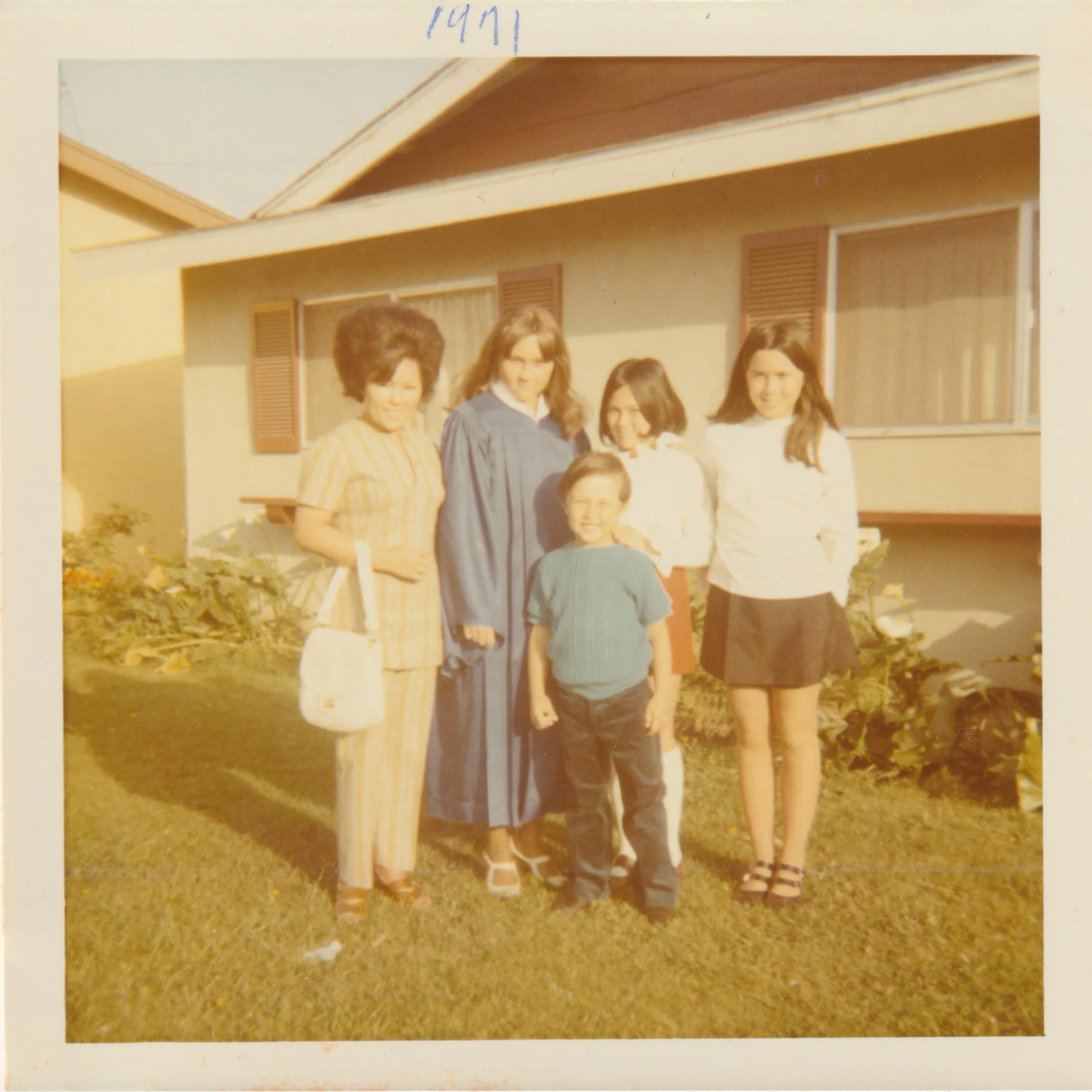 Mom, Joan, Marie, Carolyn, James 1971.jpeg