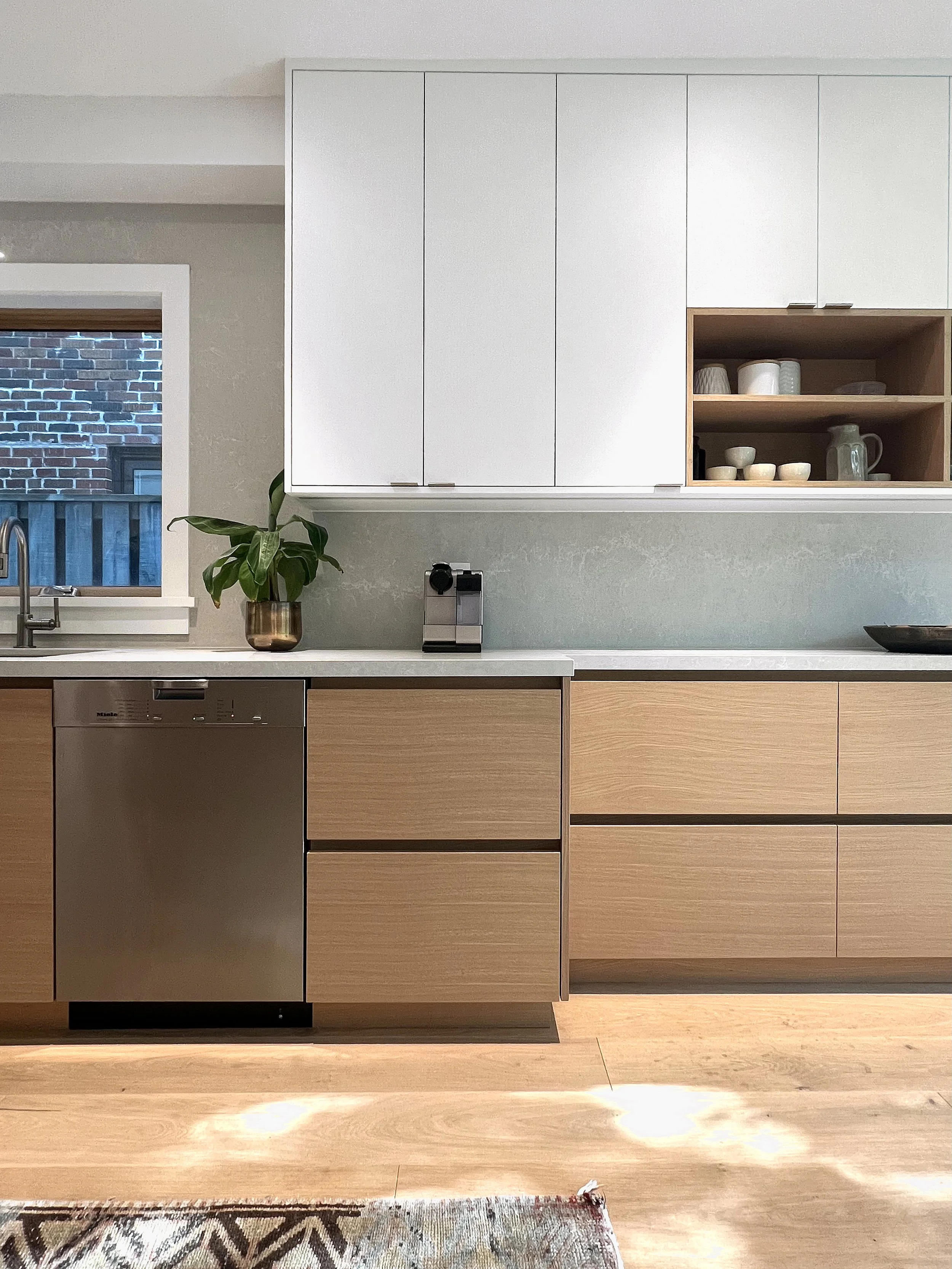 kitchen dishwasher.jpg