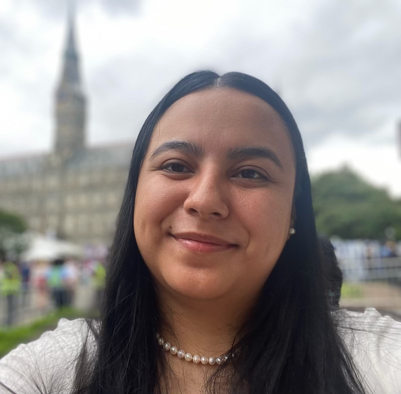 Portrait of Yaz, Founder of Cartas and Care Club