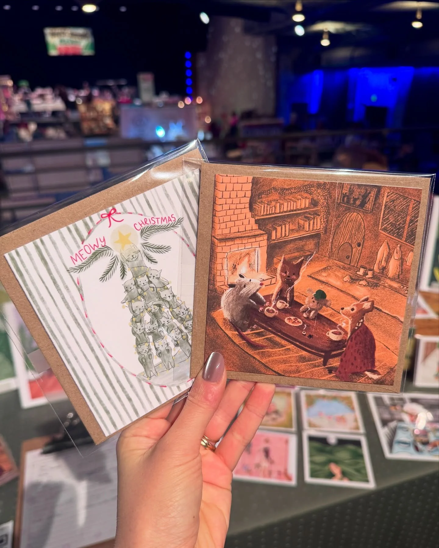 Christmas cards for critter lovers 🐭 🐱 🐶 I am celebrating small business Saturday at the Palace Theater in St Paul with @palacetheatreholidaymarket. Here until 5pm!