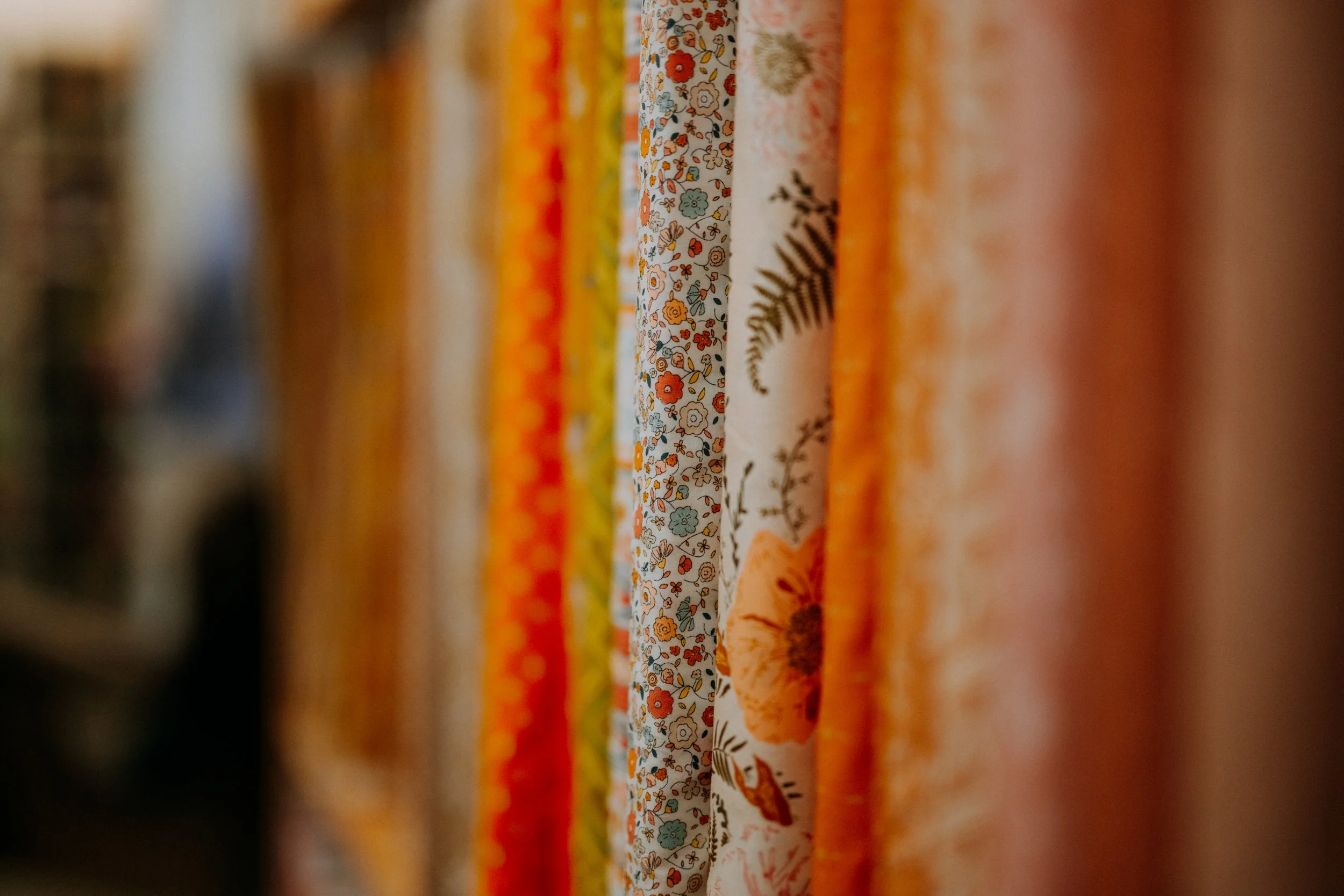 Fadenwerk Stoffe orange.jpg