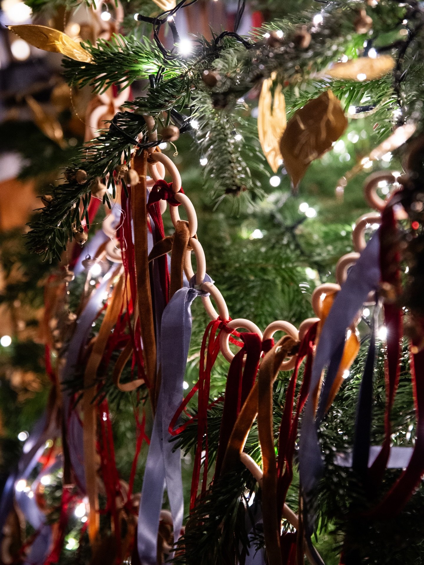 Little Moment = Big Magic ✨ 

Christmas in the Cotswolds @thefiveallsfilkins