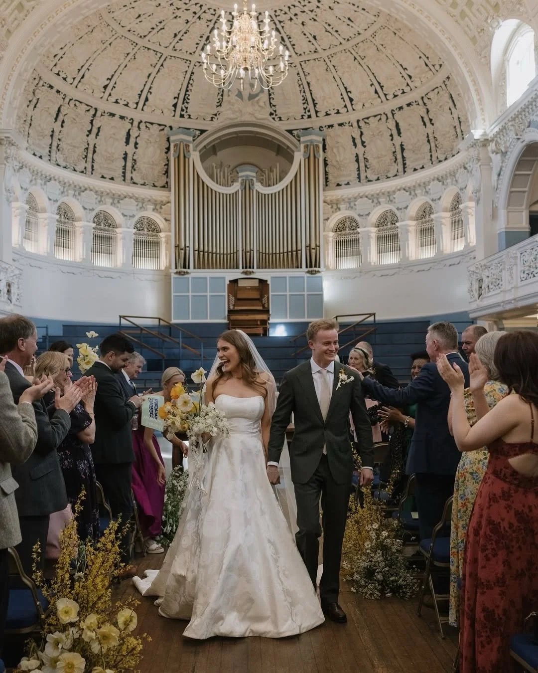 Helena &amp; Nathaniel ✨

Couple: @helenaalicewebb &amp; @nathanielhay 
Photography: @hannahrichards_photography 
Venue: @oxfordtownhall 
Reception: @randolphhotel 
Florist: @rootedinrosemary 
Dress: @eveliebridal 
Hair and MUA: @laurenirwinhmua 
Wed