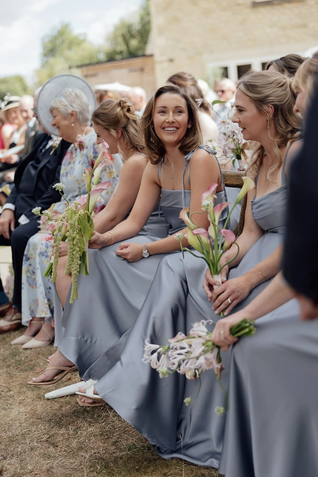 Same colour palette, different bouquets. Because matching doesn&rsquo;t have to mean identical.

A little bit wild, a little bit unexpected, and looking pretty good against those blue dresses.

Very much here for this combination.
.
.
.

Venue @hyde_