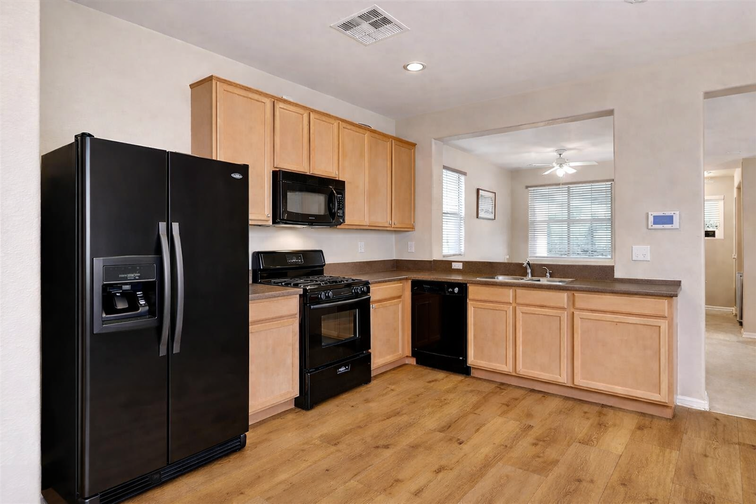 Project Eight La Cadena Avenue