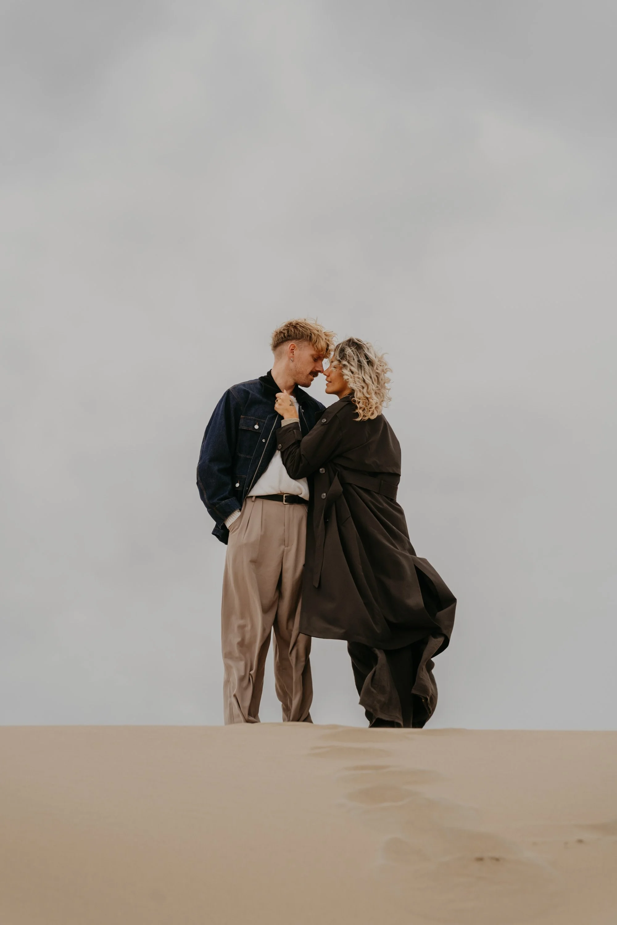 Authentic couple photography Holland – timeless storytelling imagery.