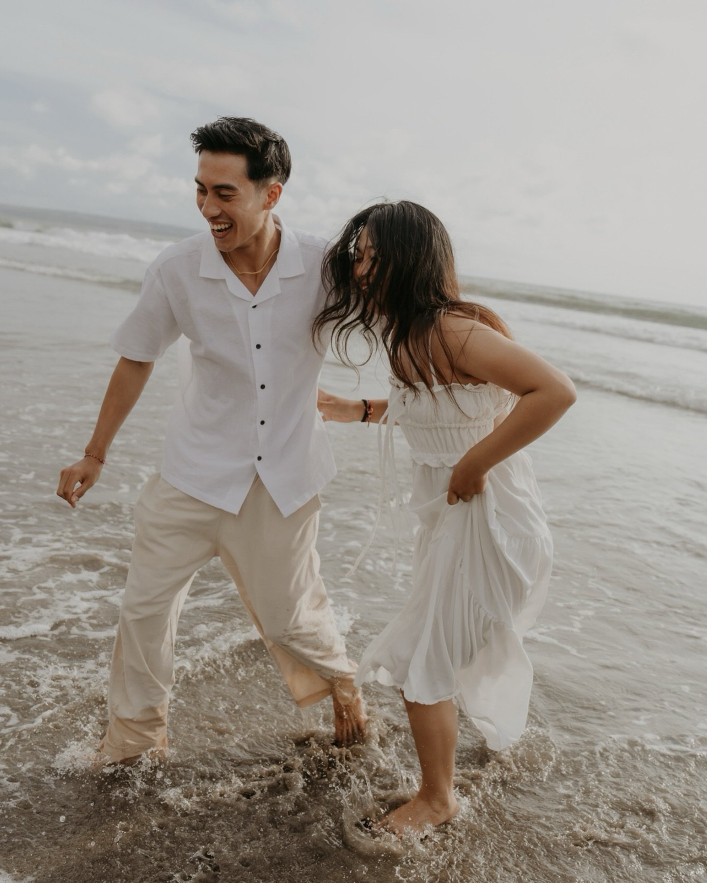 Some places make it easier to slow down &mdash; and others invite you to move freely.

This one I like a lot.✨

Warm air. Bare feet. Laughter carried by the wind.

This session in Bali felt effortless. Running, playing, forgetting the world around th