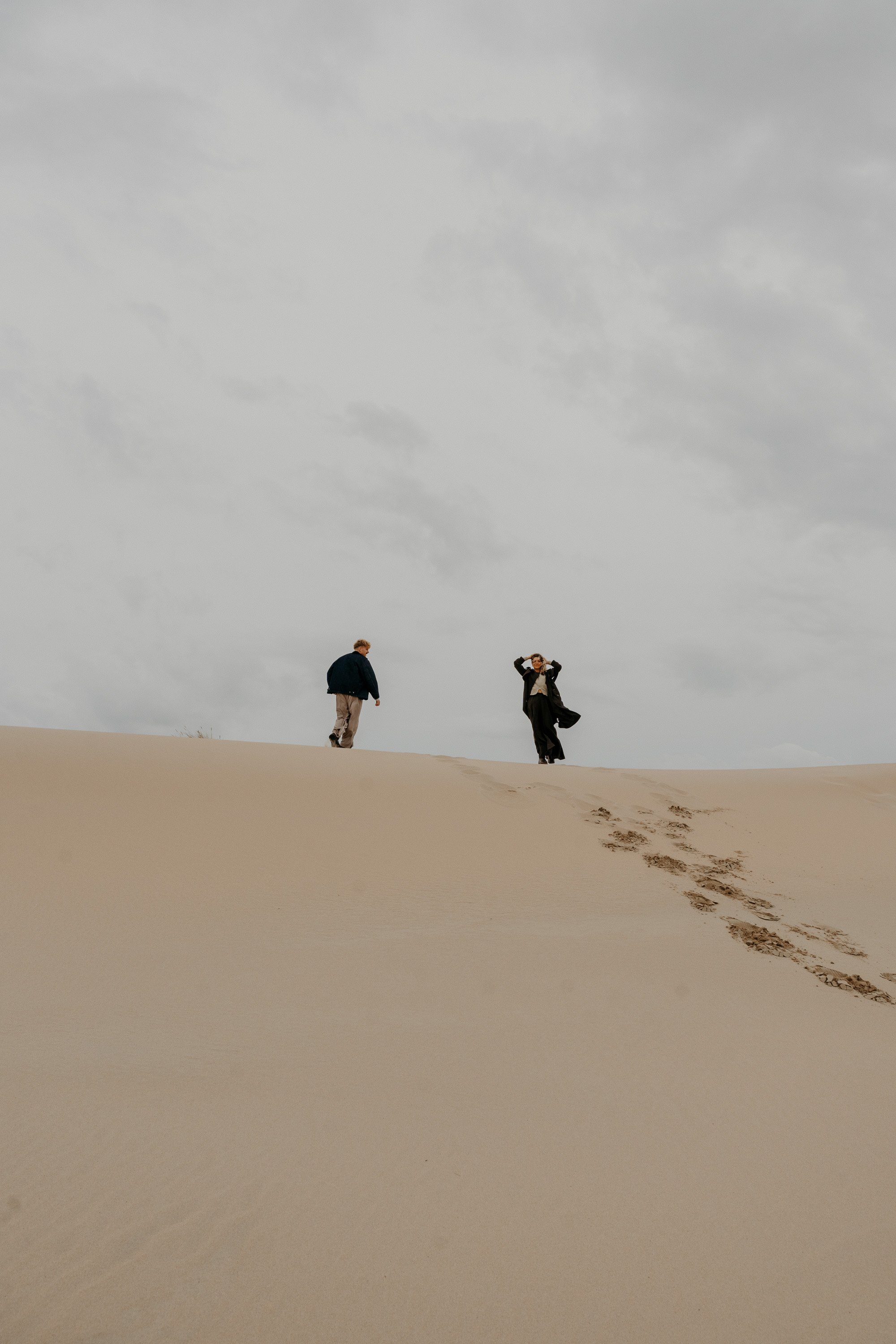 Couple Photography Netherlands – free, modern and full of emotion.
Captured by Jara Lenz.