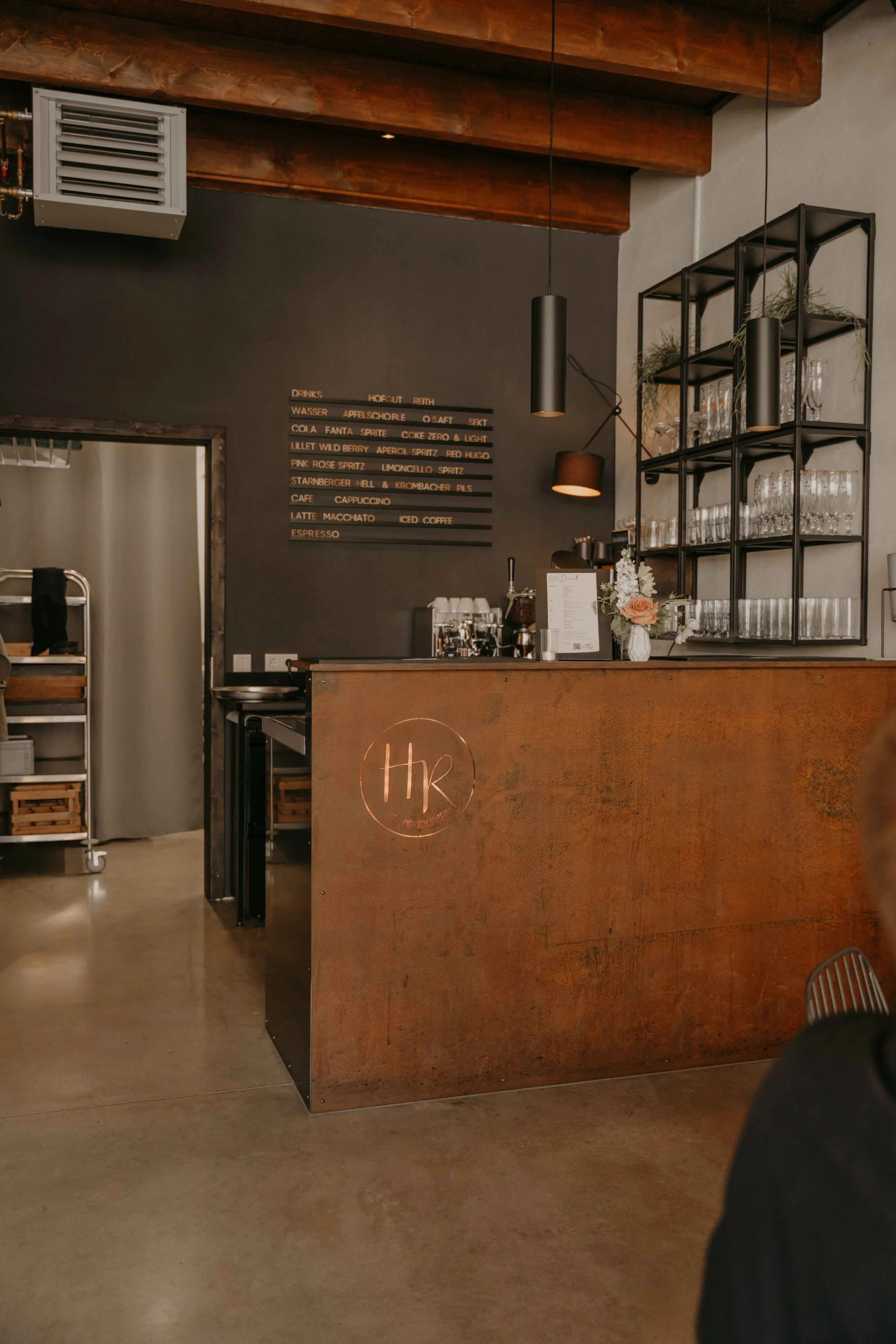 Hof Café, Getting Ready Szene im Hof Reith. 