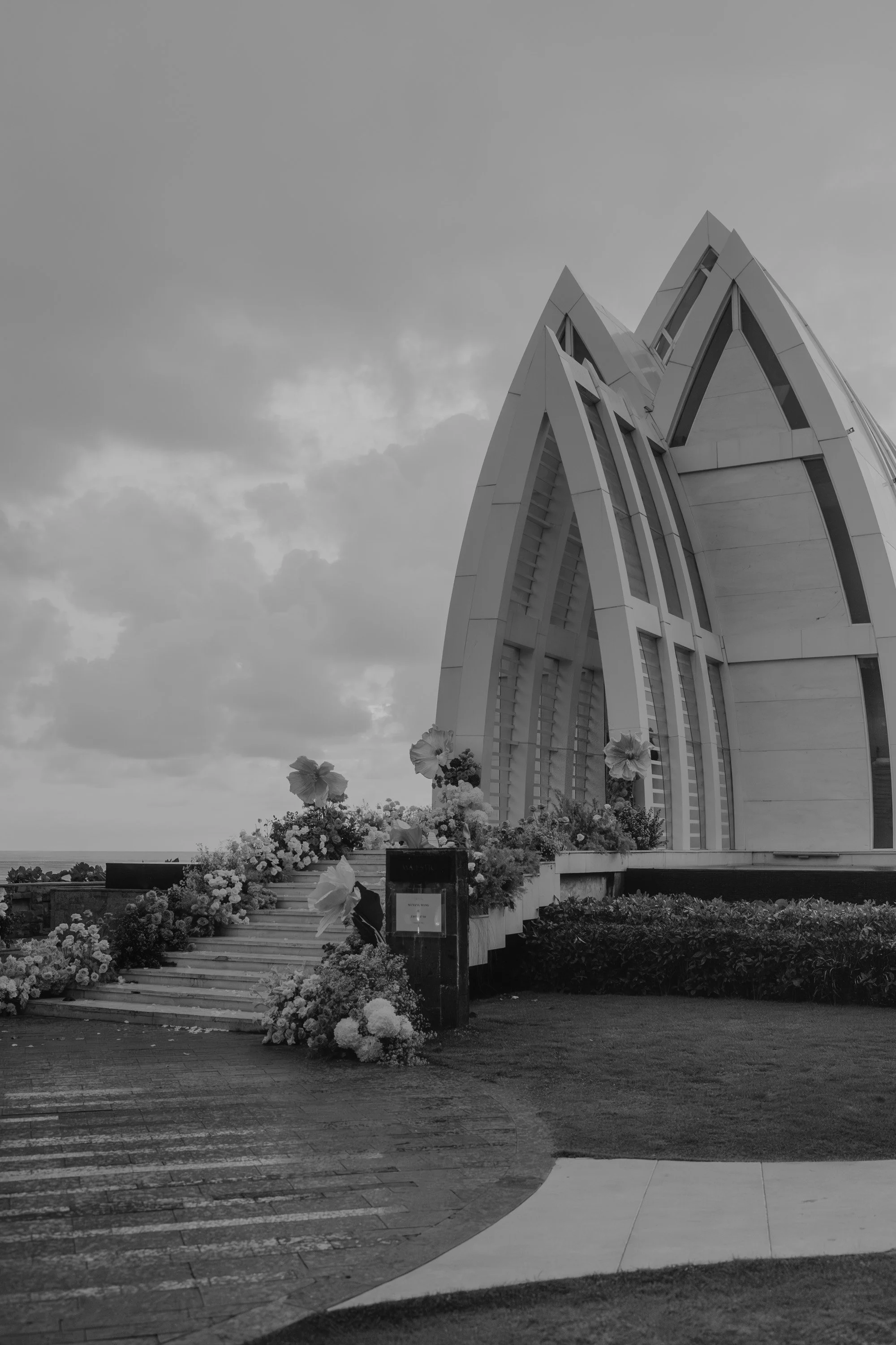 Intimate Ritz-Carlton celebration – Wedding at the Chapel from Ritz Carlton in Bali.