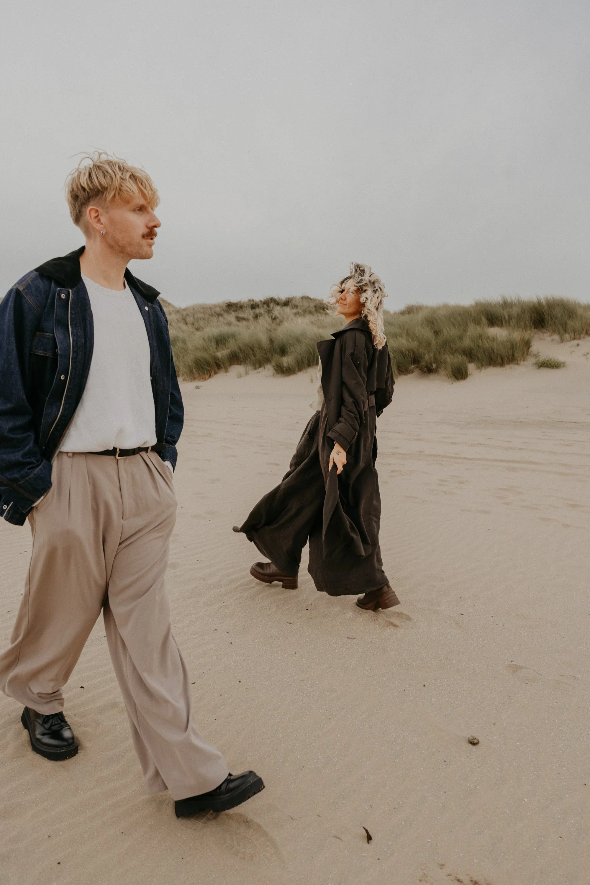 Lifestyle Couple Shooting Netherlands – joy and intimacy in nature.