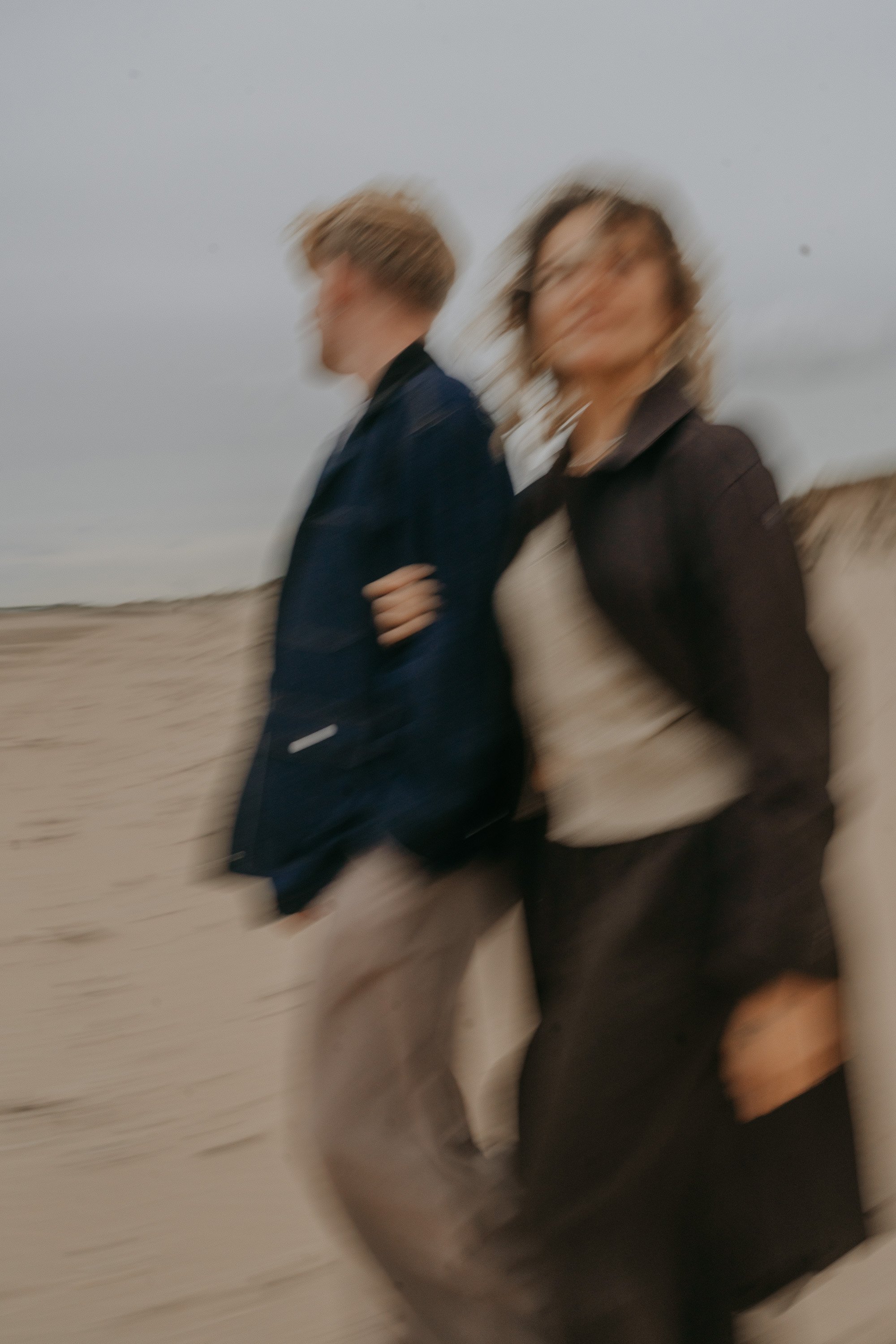 Couple photography Netherlands – cinematic light and real emotion.