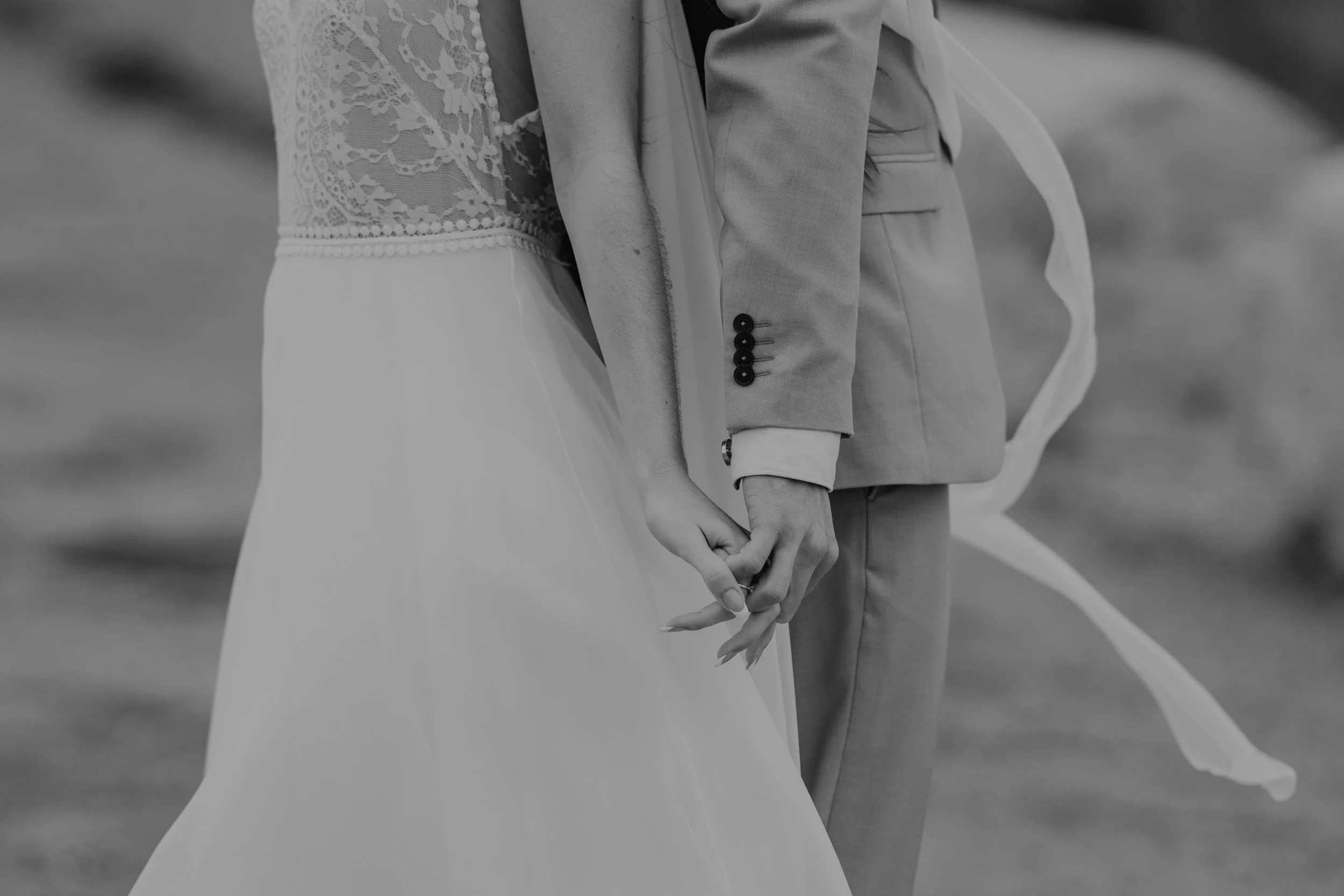 Emotional Destination Wedding – first look in freier Natur auf Mallorca.