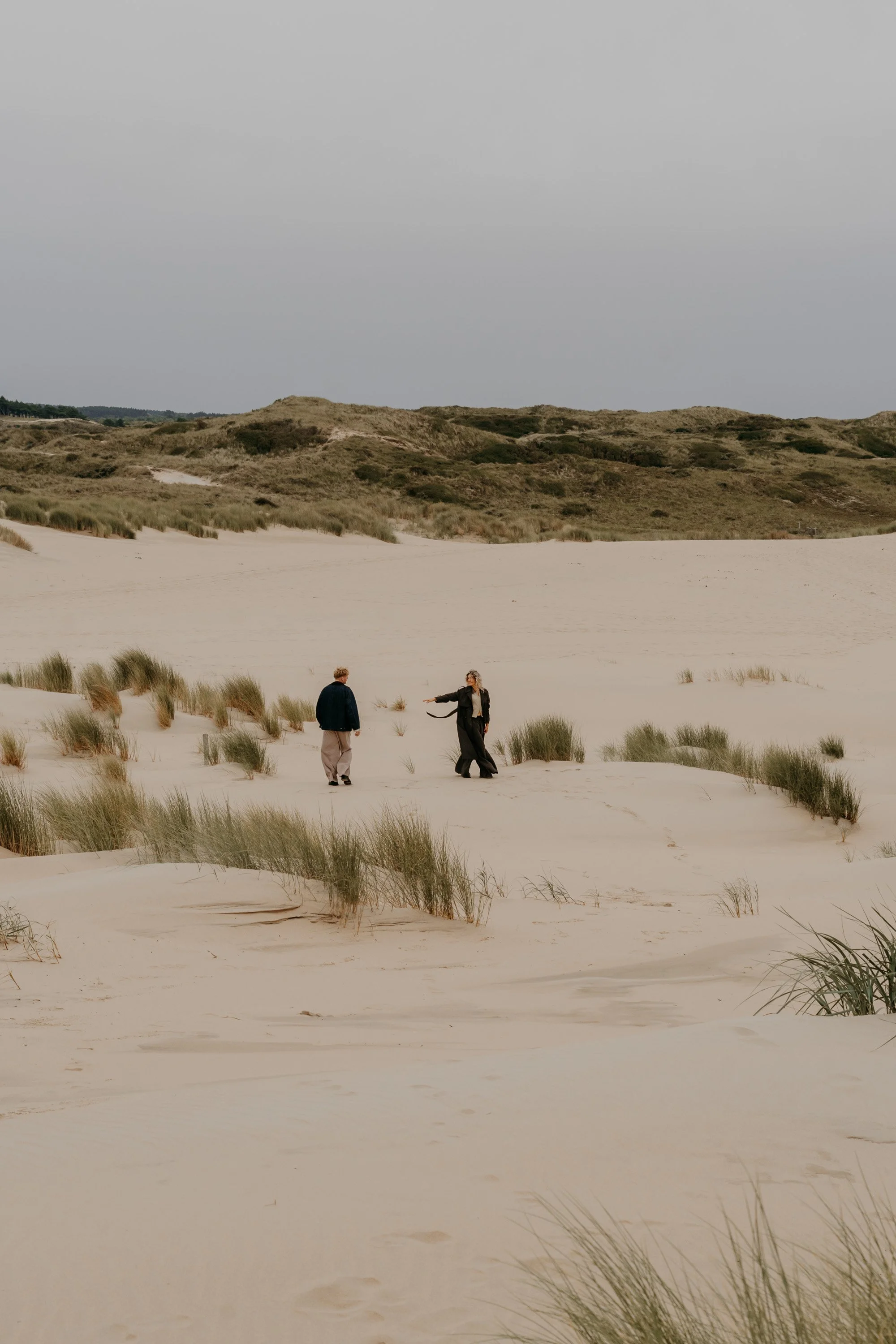 Paarfotografie Holland – authentische Emotionen in der Natur.