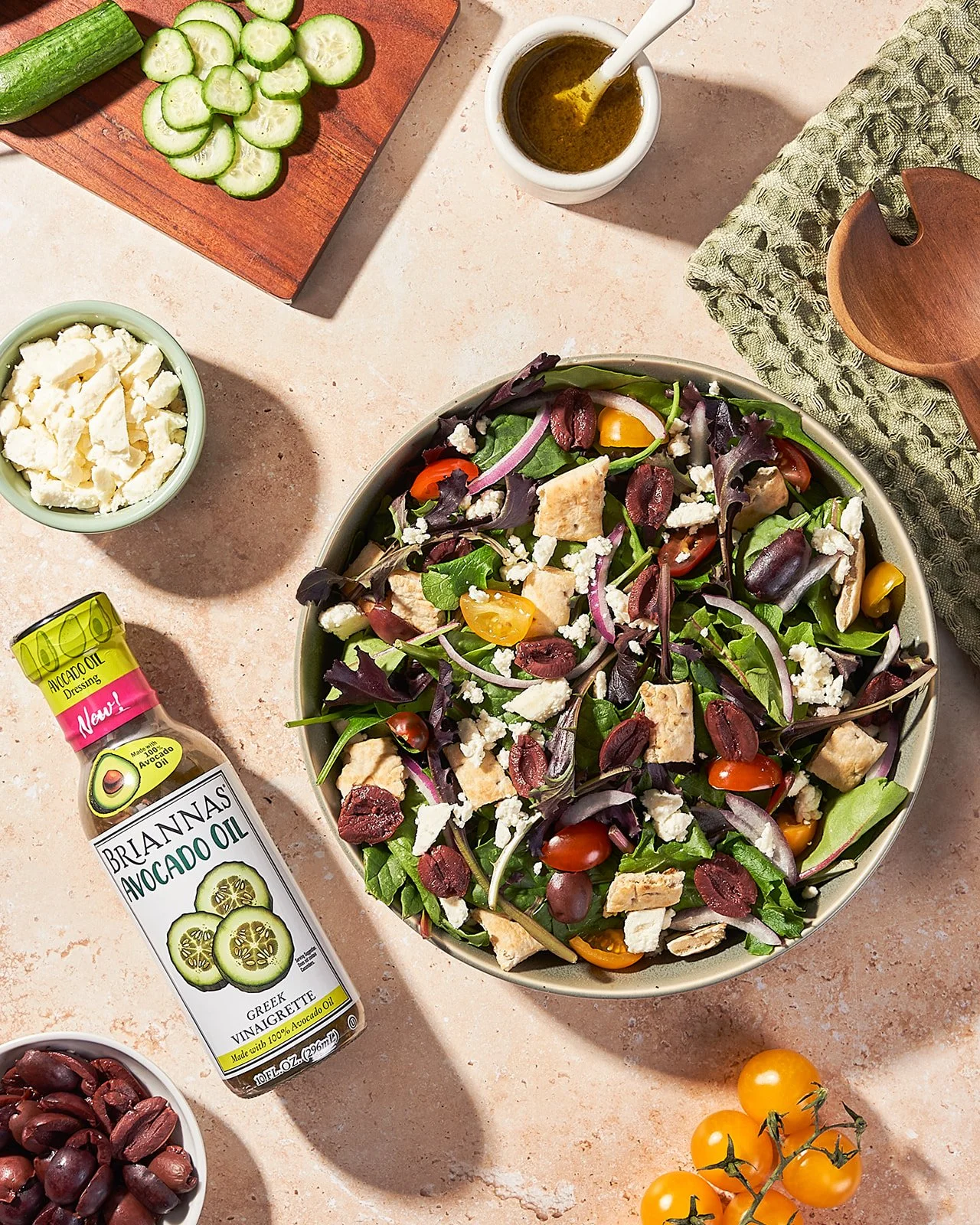 Lettuce turn up the flavor with our new Avocado Oil Greek Vinaigrette🌿 A dressing that brings the flavors of the mediterranean straight to your table!
