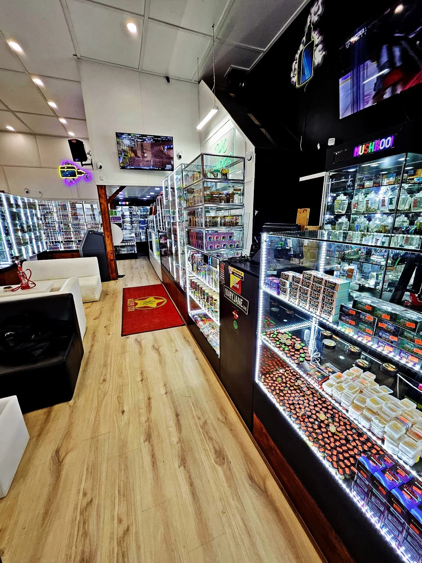 L&agrave; o&ugrave; tout commence&hellip; Golden Star au complet. ⭐✨

#oka #stoner #beach #goldenstaroka #bar #fyp #patate #frite #patatefrite #foryou #for #foryoupage #instagram #instagood #follow #instadaily #insta #reel #trending #reel #vibes #pla