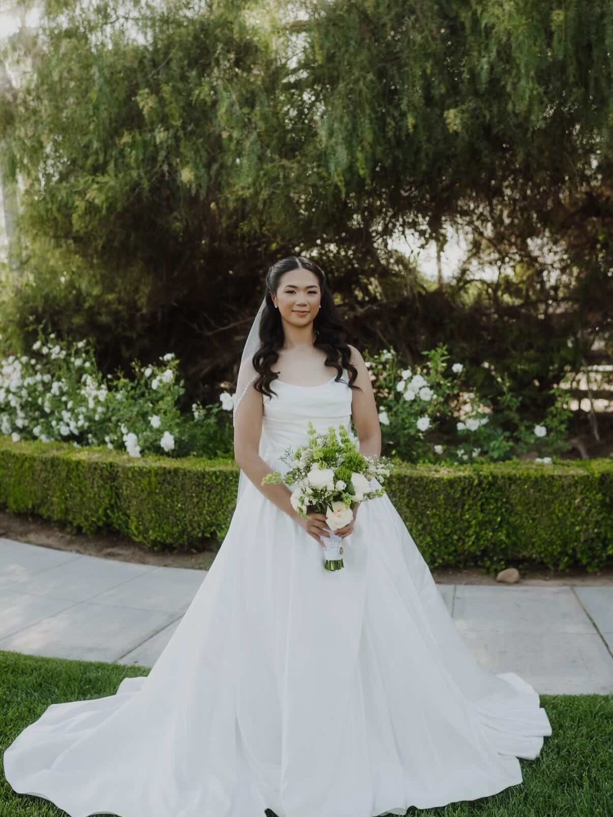 My beautiful bride Andrea 🤍👰🏻&zwj;♀️✨ The calmest, most radiant bride&mdash;I was honored to get her ready to walk down the aisle. A truly dreamlike moment.

Photography: @arlynereneephotography 

#BridalGlam #BridalMakeupArtist #bridalmakeup #Sof