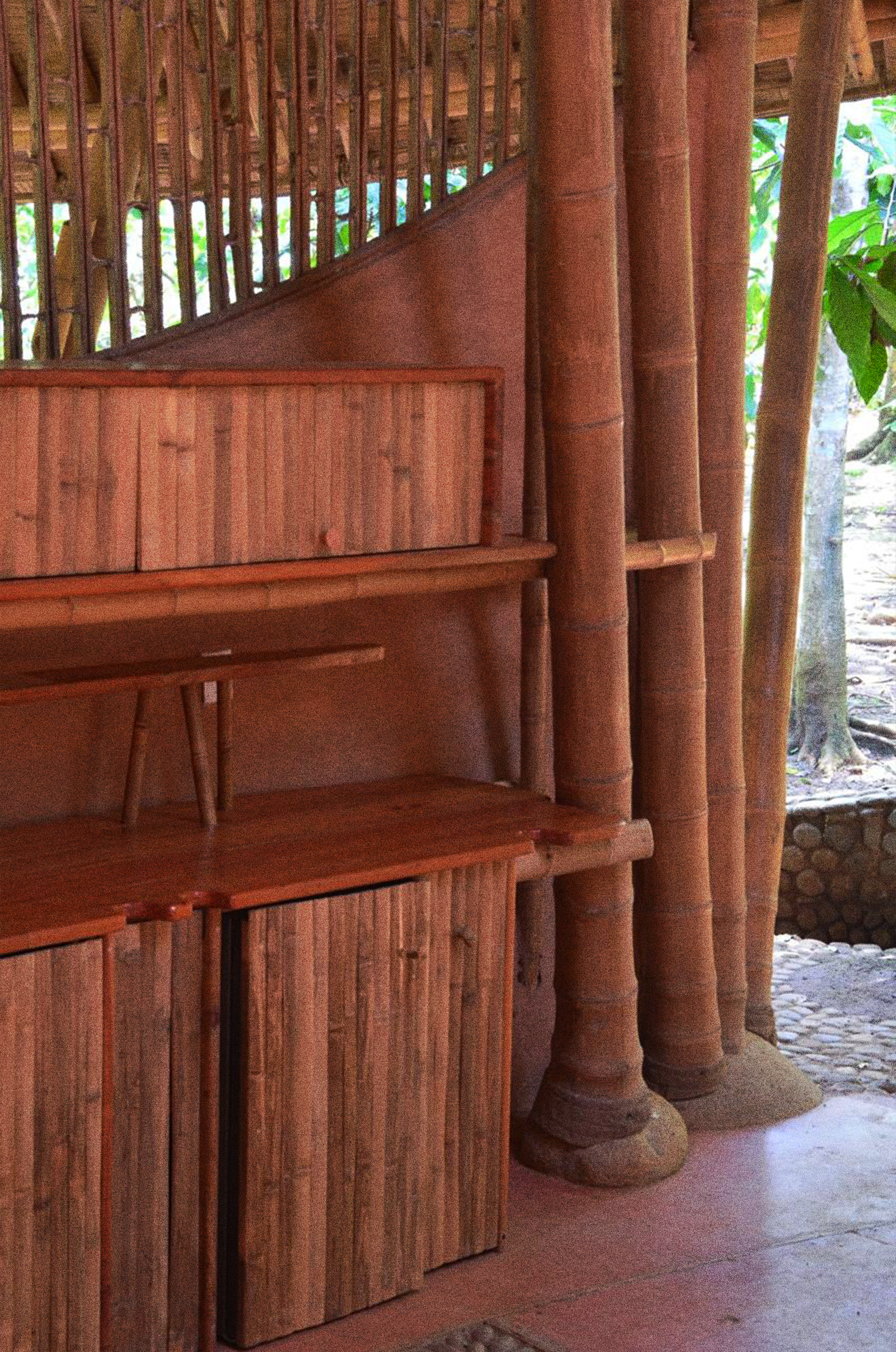 Mueble de bambú y teca