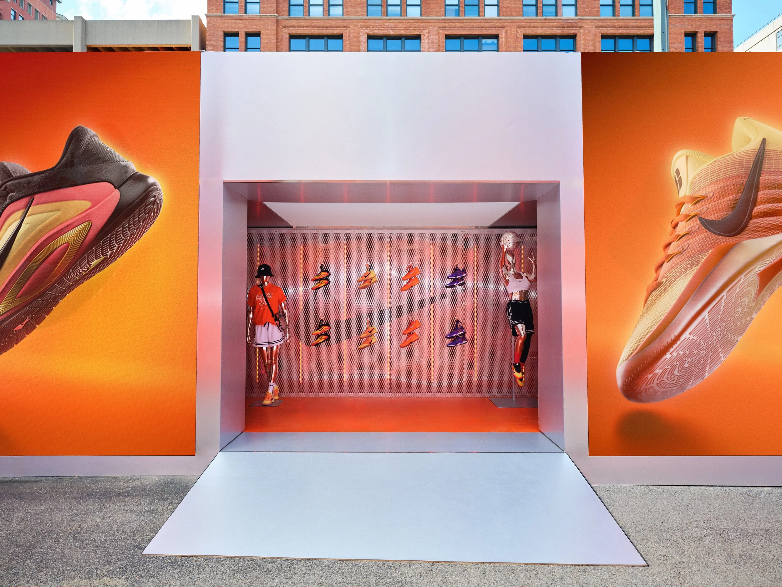 FA25_NA_WNBA ASW_Nike-NX3_Retail-2-Entrance_2315.jpg
