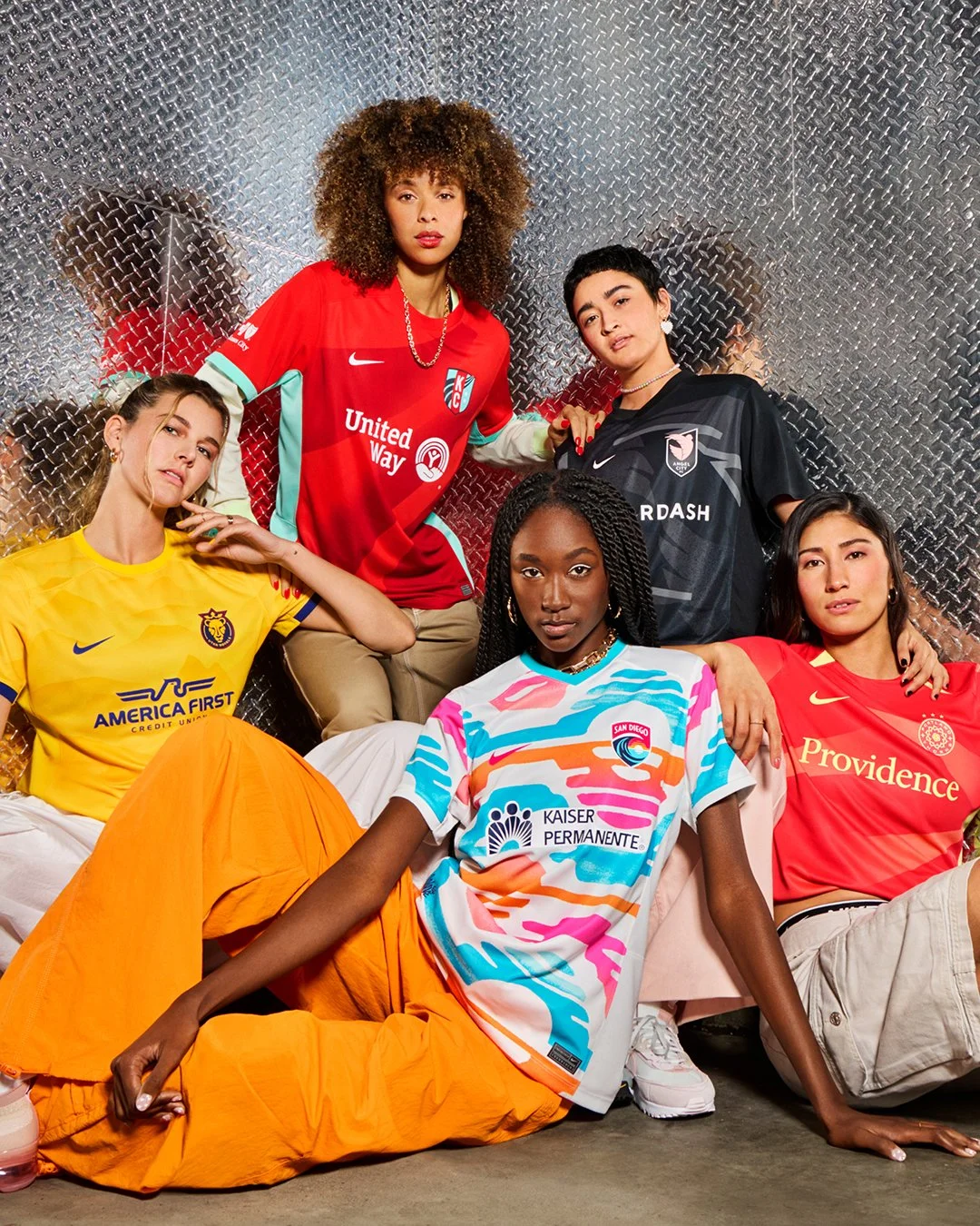 SP24_NWSL_NA_SMALL_GROUP_01_4x5.jpg