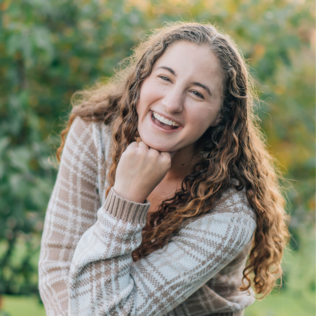 Halle Rhodes | Beginning Piano Instructor