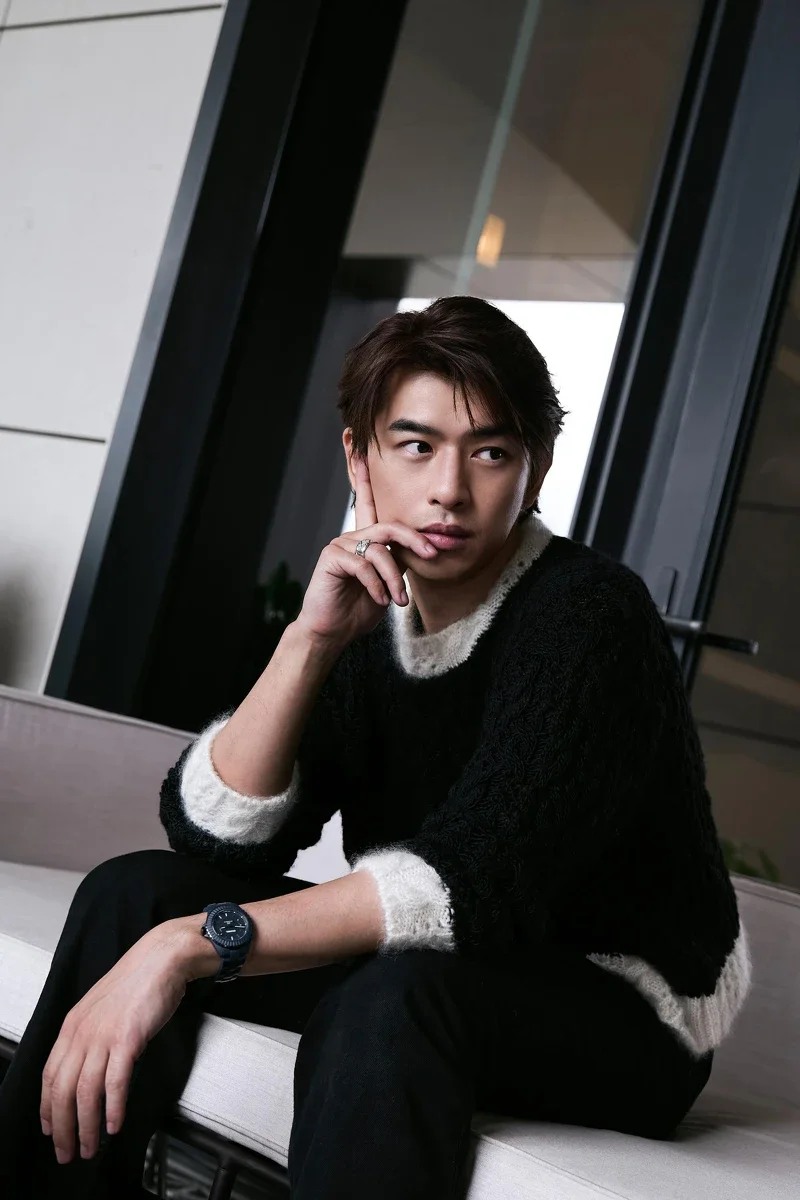 Chanel J12 Bleu Hong Kong