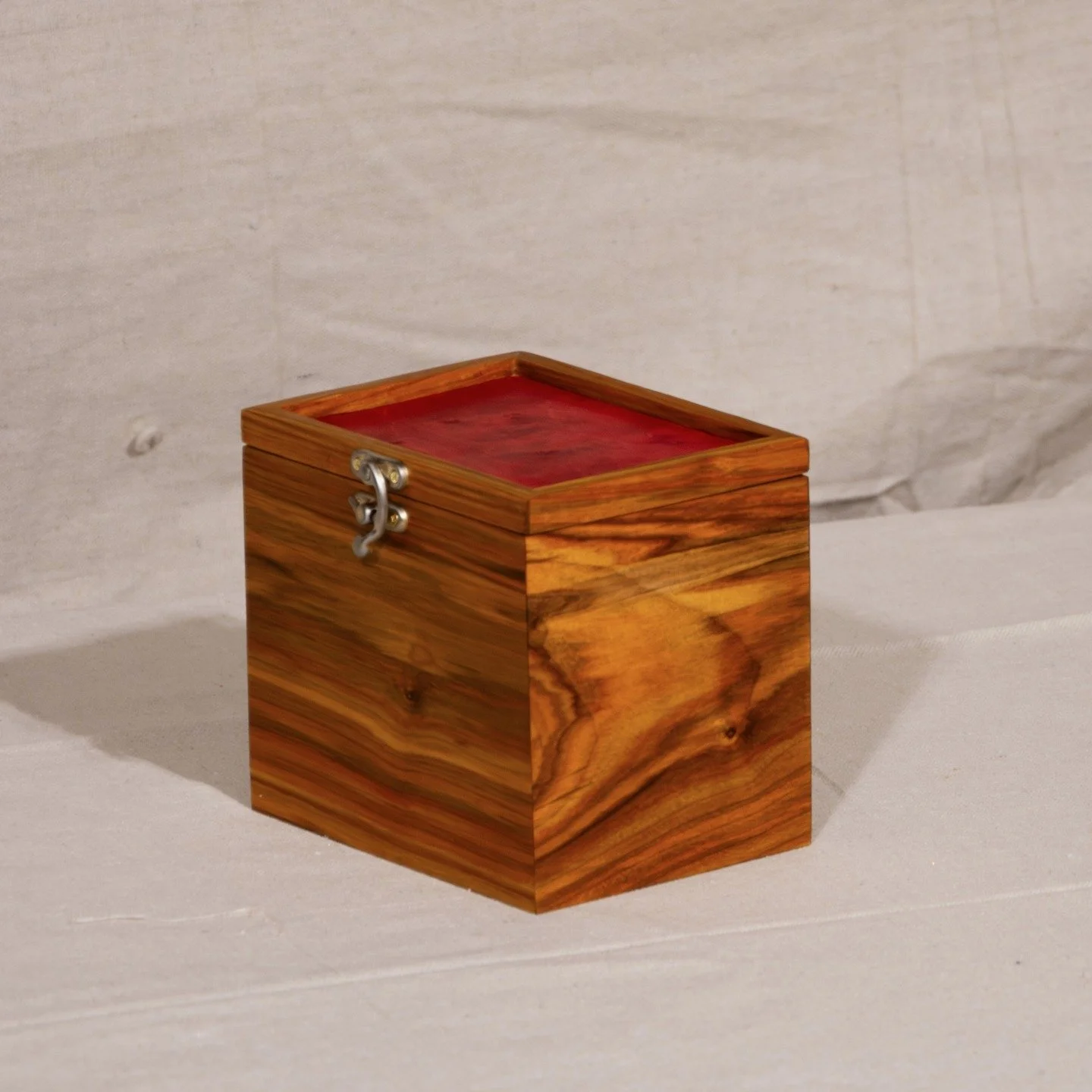 Another small piece finished. Built from Canary Wood and dyed Soft Maple, this box grabs the eyes with it's stunning colors. A felted internal box keeps delicate items safe and quiet during transport, with a larger compartment underneath it. #woodwor