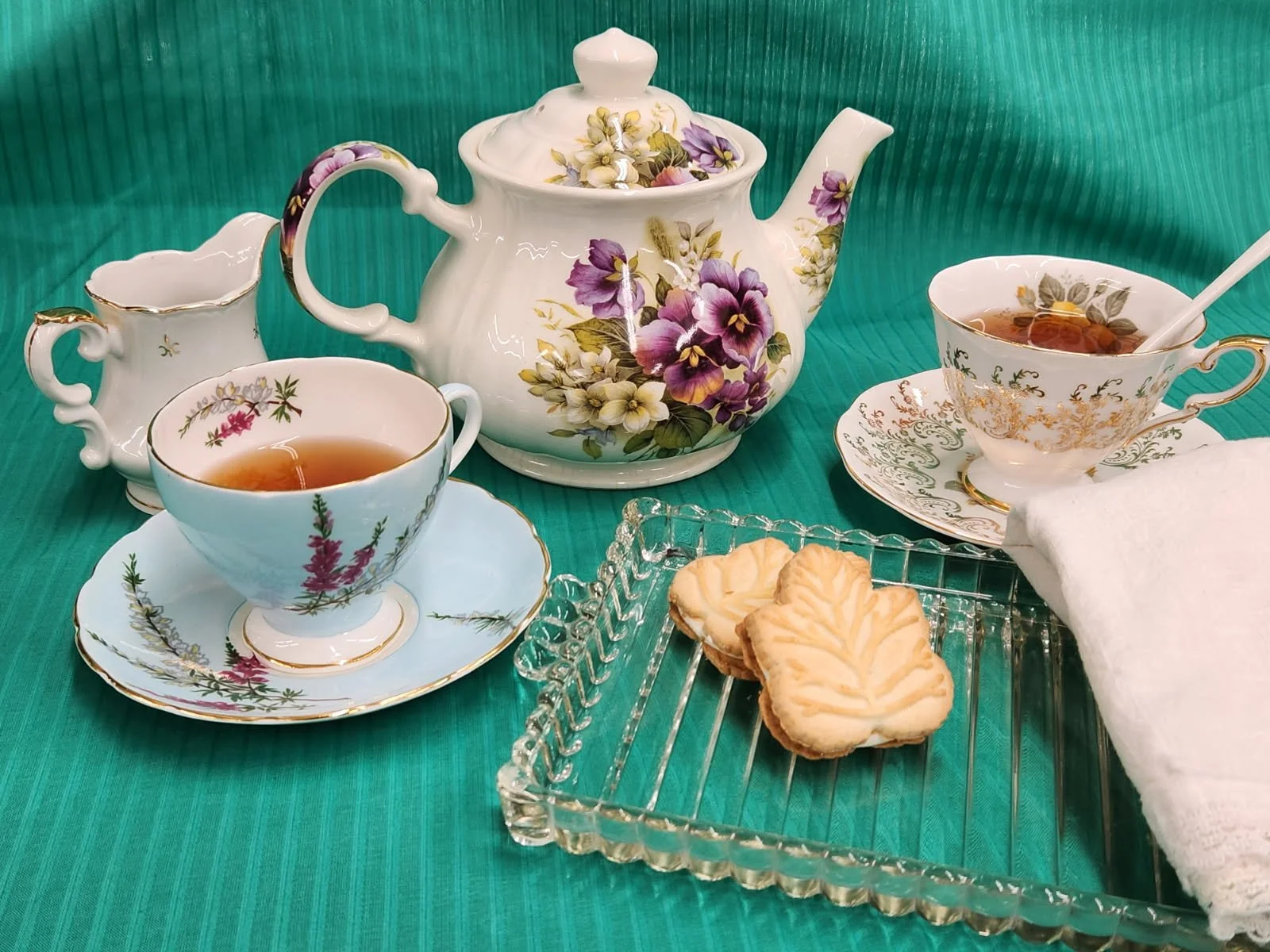tea cup and serving pot