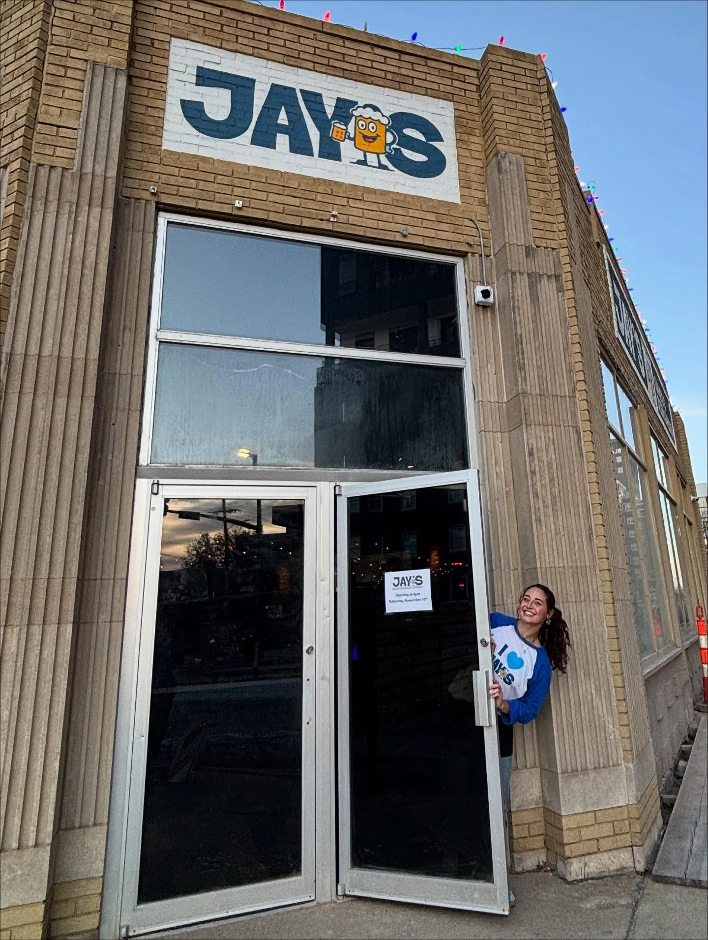 Sidewalk closed, road closed&hellip;Jay&rsquo;s open!

Last night was wiiiiild &amp; we decided it&rsquo;d be really cool if we sold out of kegged beer on opening weekend so come help us try! See you soon for beers &amp; blasty blasts 🍻