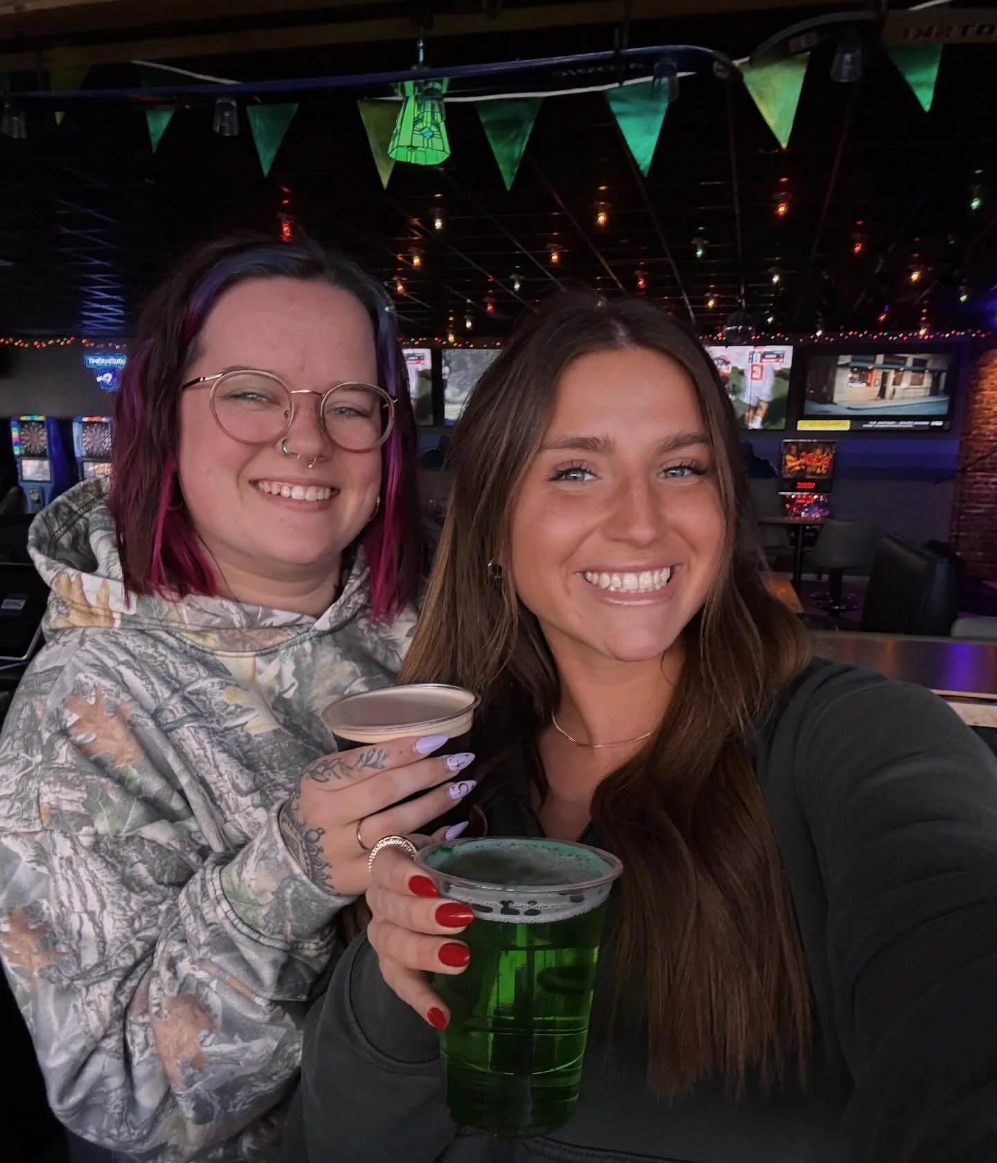 Your favorite Saturday crew is ready to celebrate St. Paddy&rsquo;s weekend! Green beer, Guinness, Jameson &amp; other shot specials 😋

☘️Free corned beef &amp; munchies until it&rsquo;s gone
☘️Patio tent ready to roll
☘️Stud Puppy at 10pm

Get down