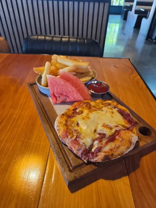 $10 Saturday kids meals deal at Good Sport