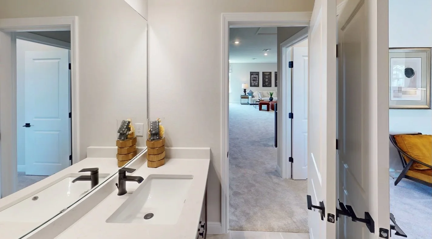 Bathroom 3.jpg