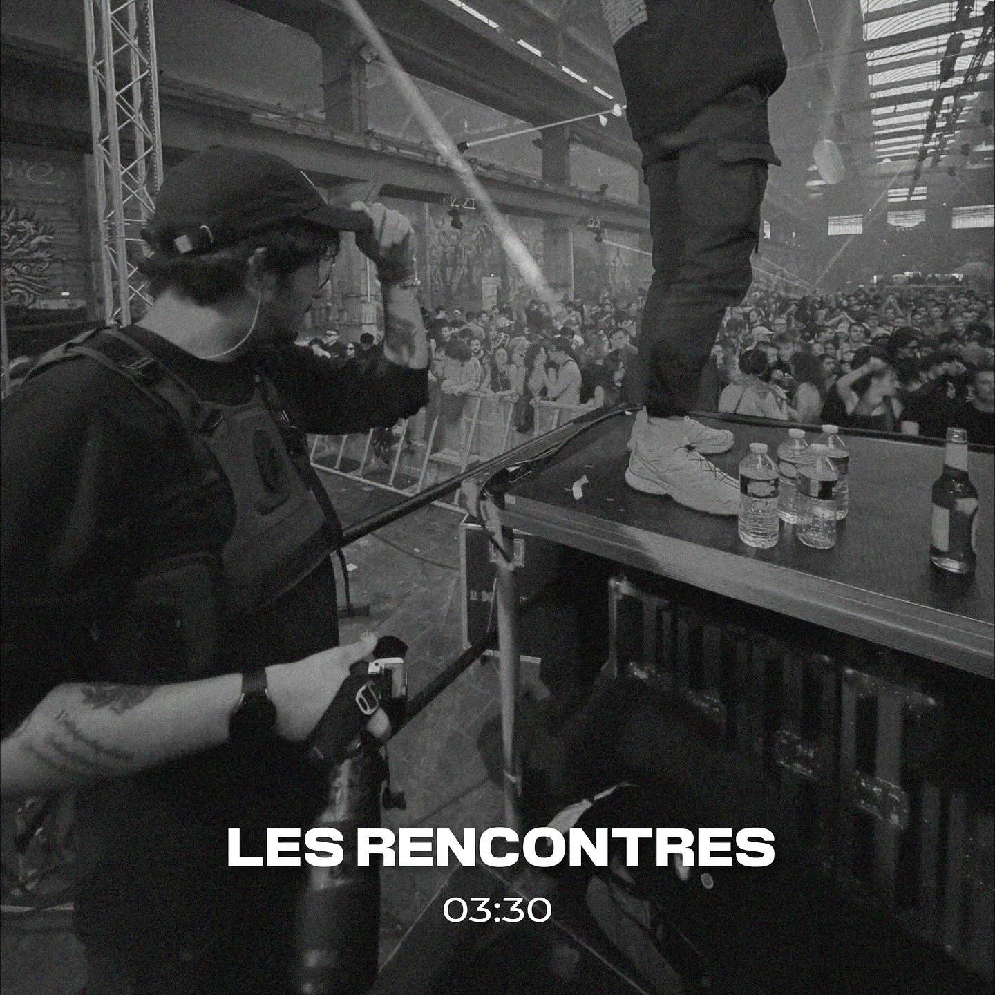 [LES RENCONTRES - 03:30] - En soir&eacute;e, les rencontres sont si inattendues et inspirantes 💫 

&Eacute;changes l&eacute;gers ou connexions profondes, chaque rencontre peut vous guider vers de nouvelles perspectives&hellip; 

Ne manquez pas l&rsq