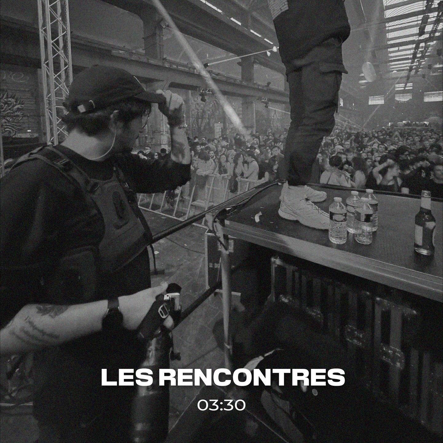[LES RENCONTRES - 03:30] - En soir&eacute;e, les rencontres sont si inattendues et inspirantes 💫 

&Eacute;changes l&eacute;gers ou connexions profondes, chaque rencontre peut vous guider vers de nouvelles perspectives&hellip; 

Ne manquez pas l&rsq
