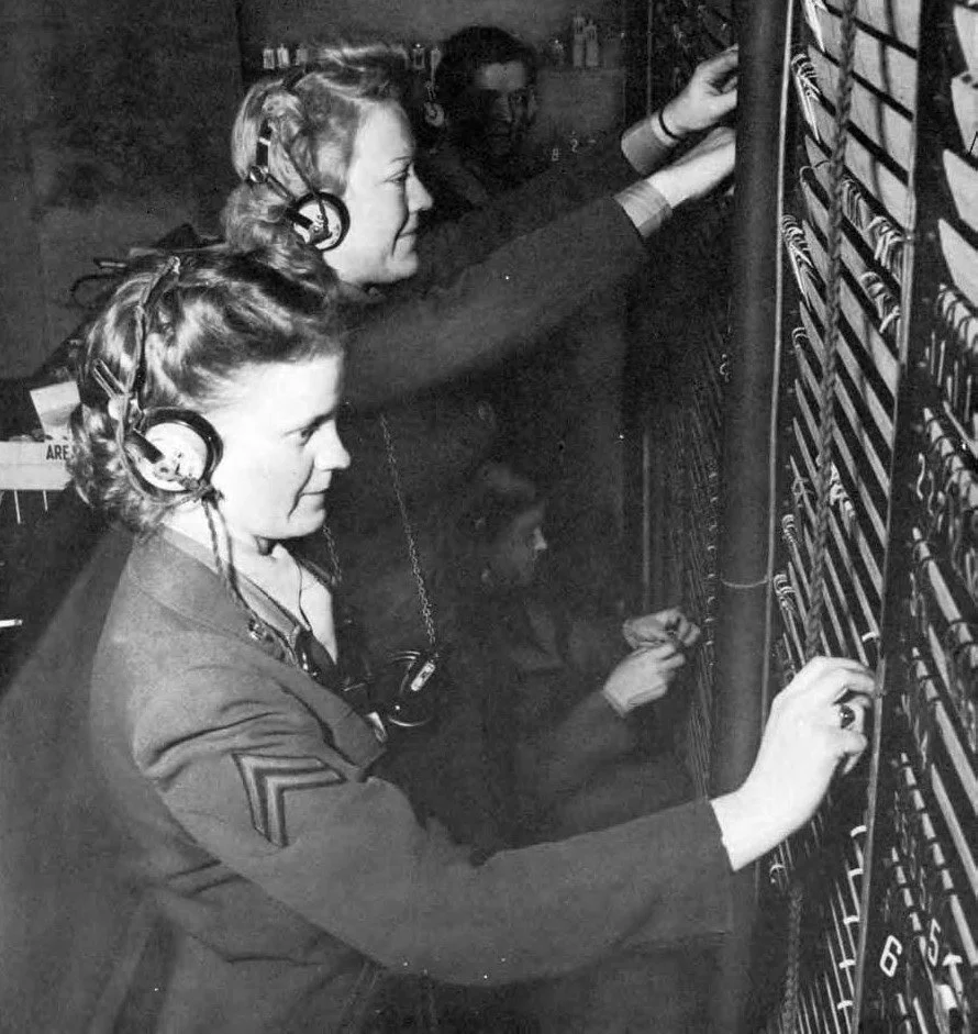 Female operators of the WAC in WWII.