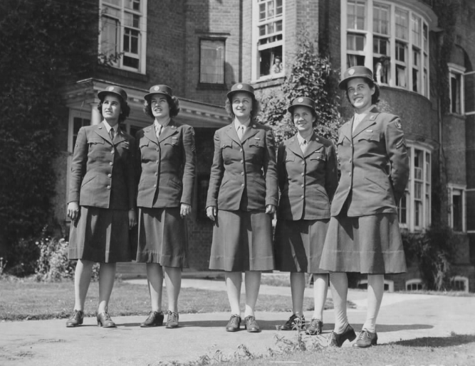 WACs arrive for duty at the VIII Bomber Command in England, 27 July 1943.