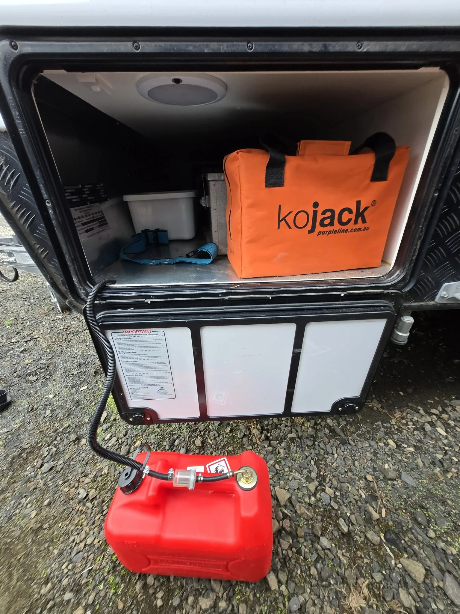 Easily removed so it can be filled up without spilling. That means no diesel smells!