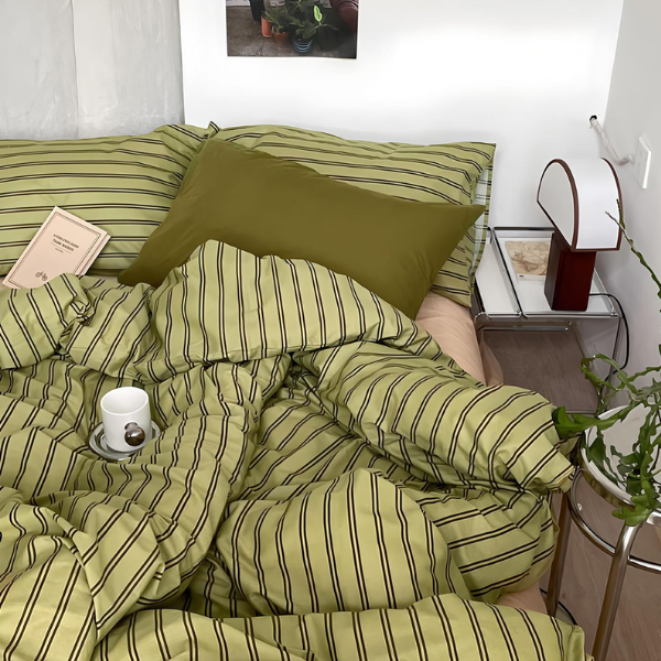 GREEN STRIPED BEDDING