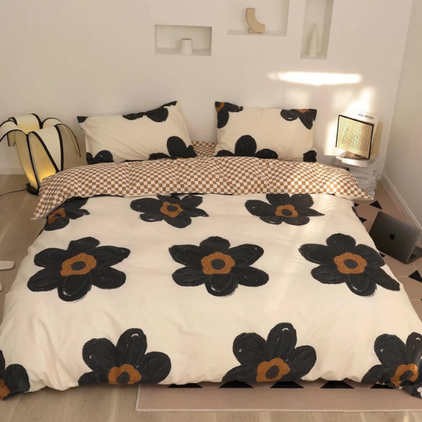 BROWN & BLACK FLOWER BEDDING
